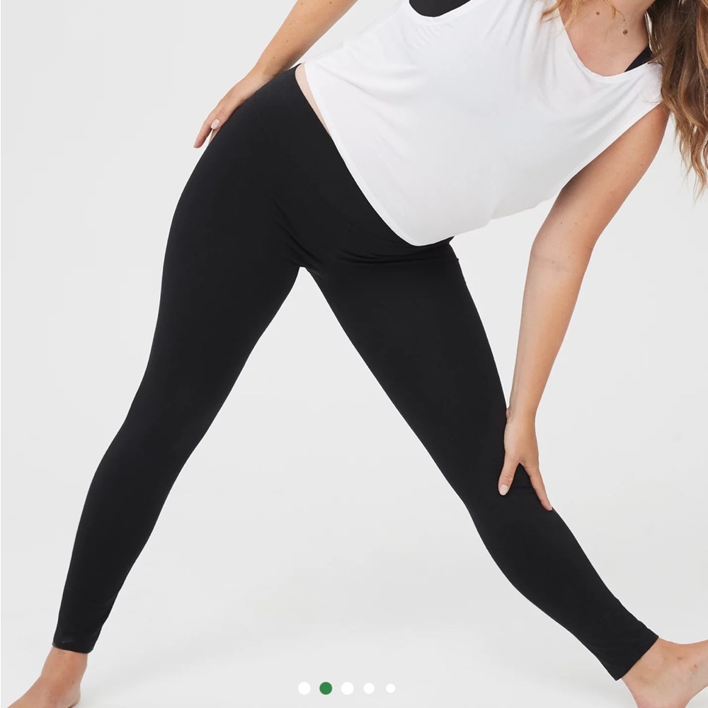 OFFLINE by Aerie On the Go Black Leggings